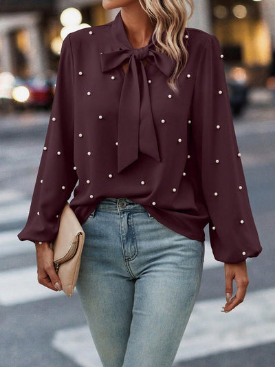 Lola™ | Elegant Bluse med Knute Krage og Perler